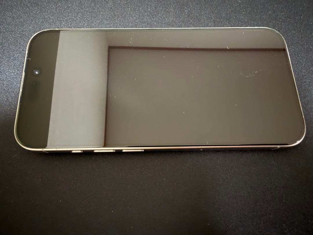 iPhone 15 Pro 256GBナチュラルチタニウム 本体