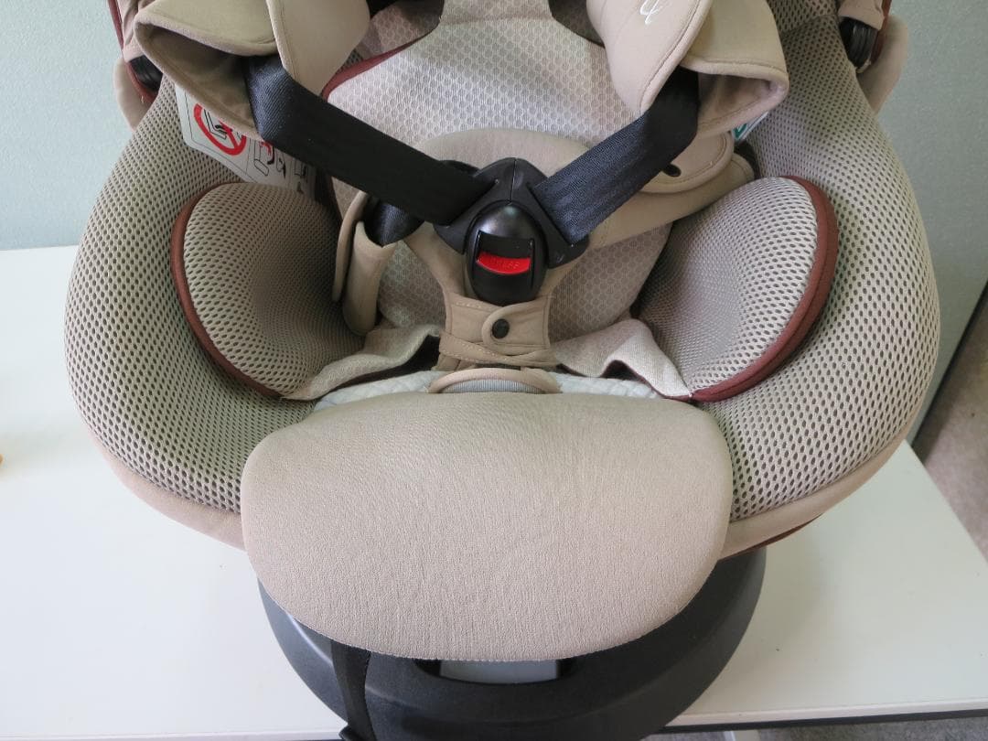 エールベベ・クルットR ウィ チャイルドシート　ISOFIX　回転式