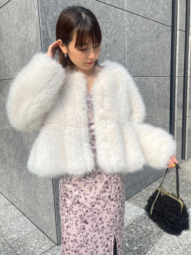 ビビィ Bibiy RAMONA PEPURAMU COAT WHITE ファー