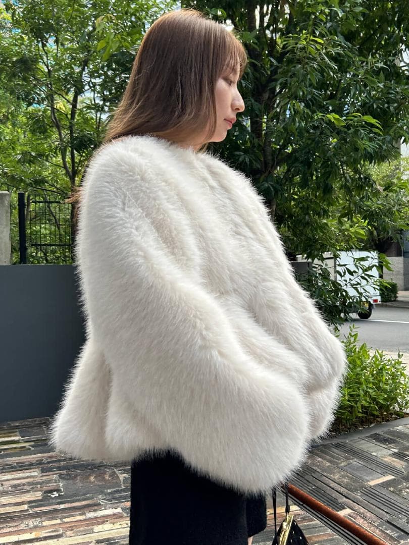 ビビィ Bibiy RAMONA PEPURAMU COAT WHITE ファー