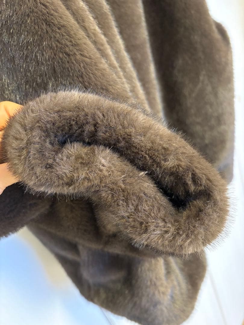 LOUNGEDRESS フードフェイクファーブルゾン