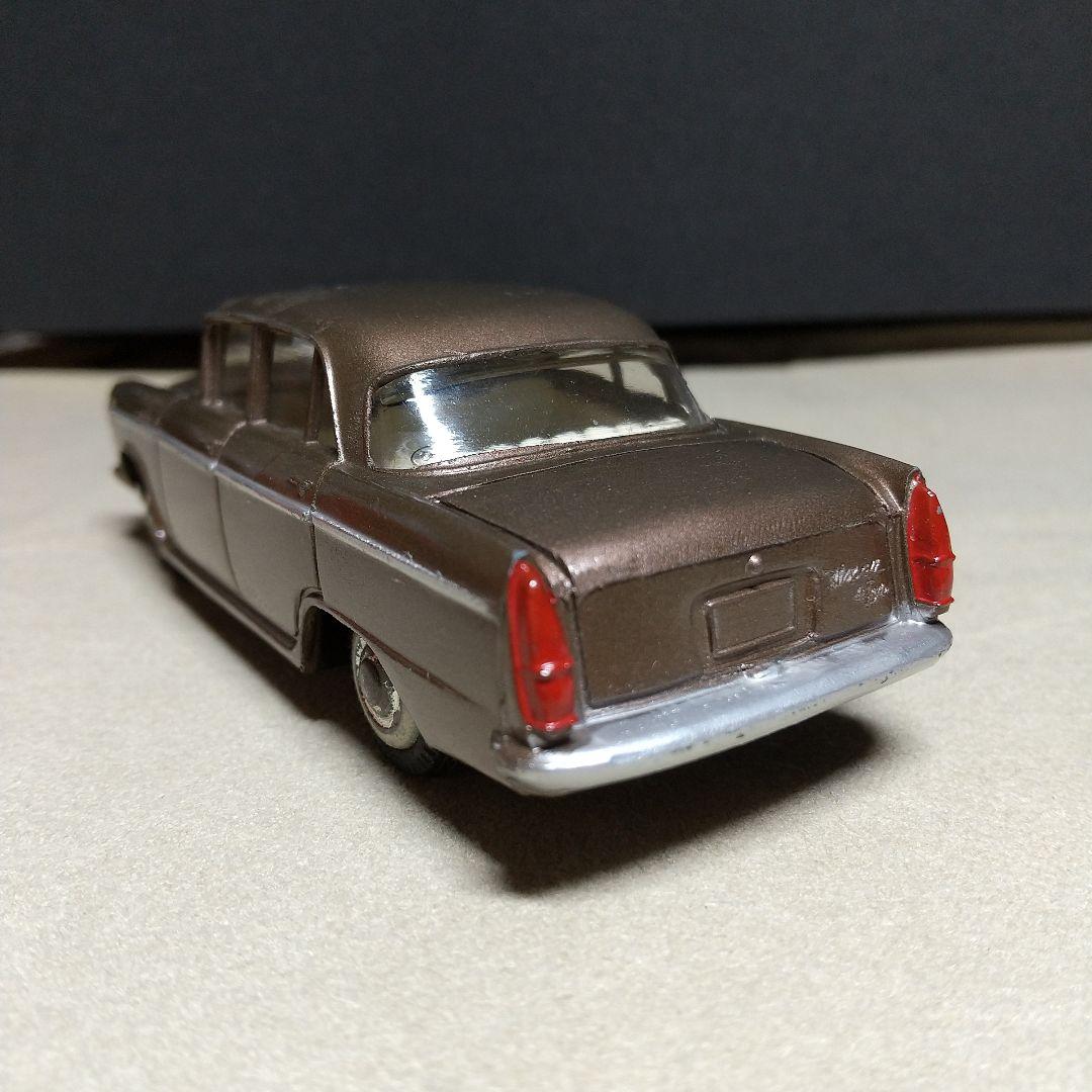 モデルペット　ニッサン・セドリック・DX