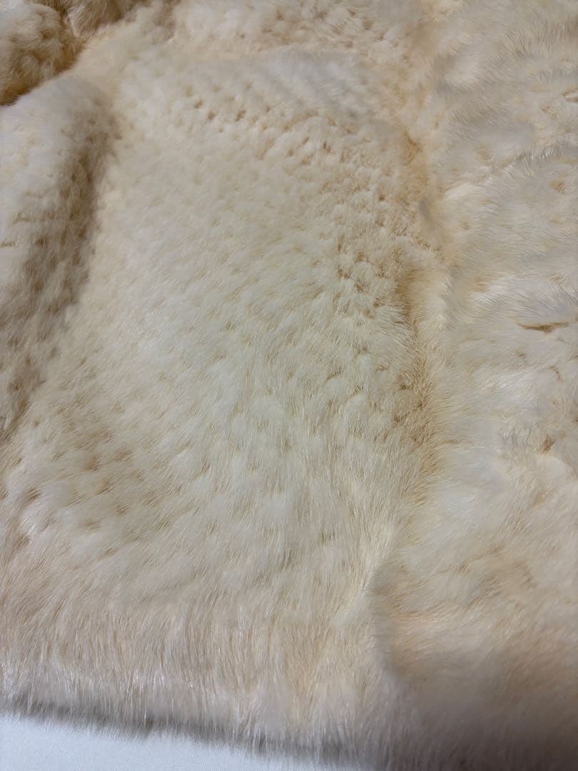 サガミンクコート　ホワイト系　金サガ