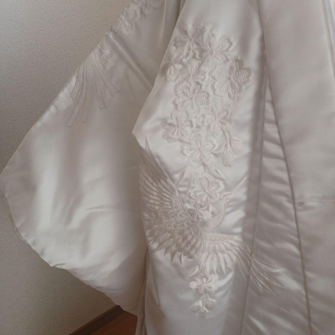 お正月特価31000円から値引洗える化繊　白無垢 着物 花鳳凰刺繍　掛下セット