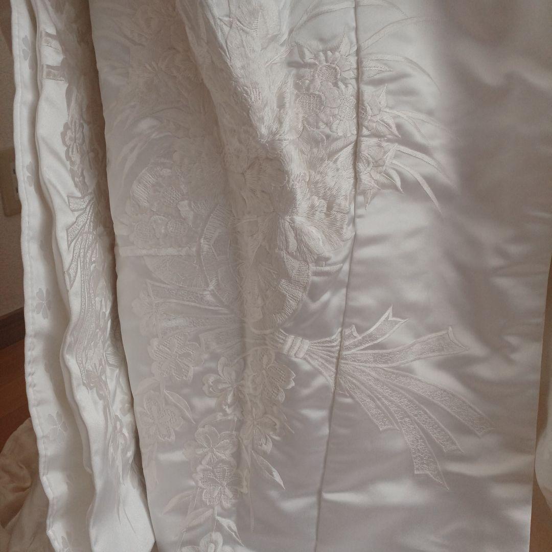 お正月特価31000円から値引洗える化繊　白無垢 着物 花鳳凰刺繍　掛下セット