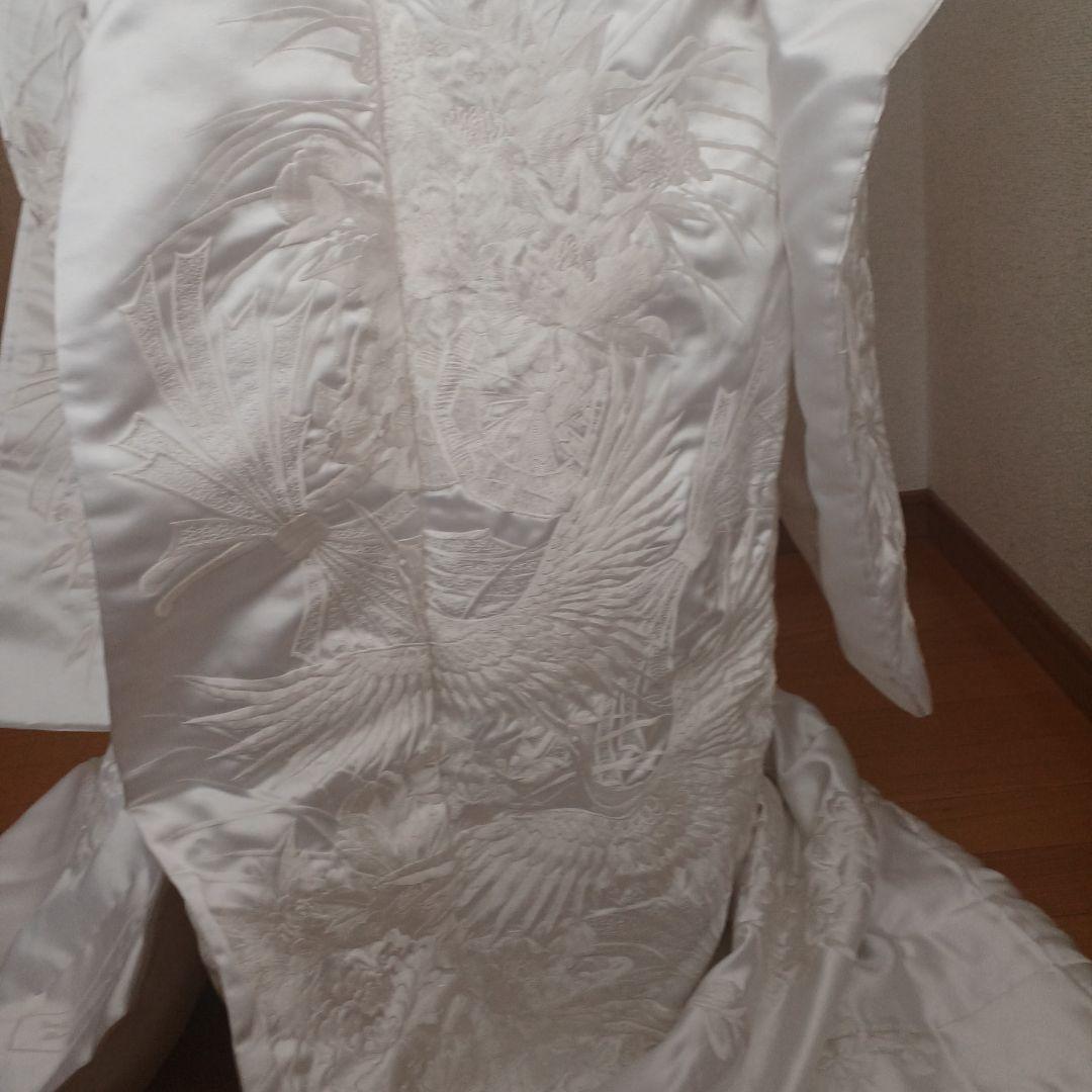 お正月特価31000円から値引洗える化繊　白無垢 着物 花鳳凰刺繍　掛下セット