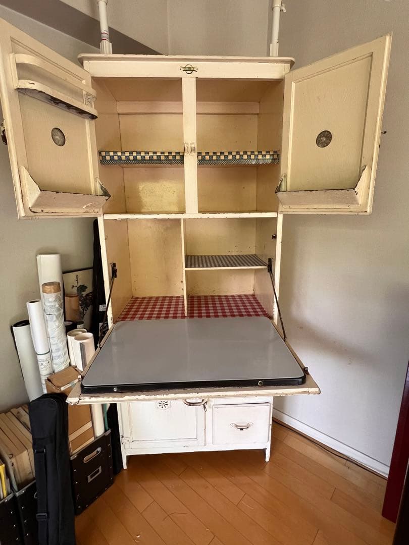 ヴィンテージ　キッチンキャビネット　オフホワイト