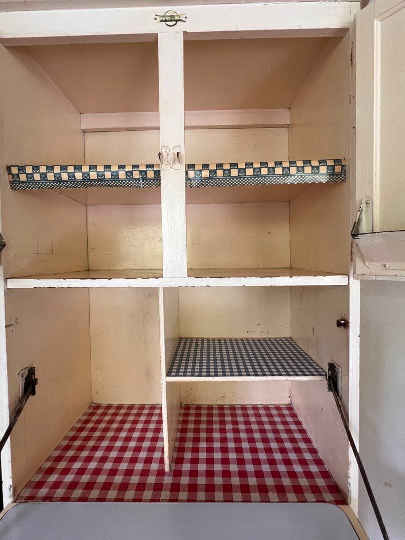 ヴィンテージ　キッチンキャビネット　オフホワイト