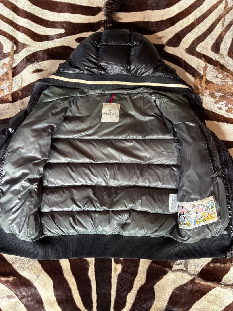 は*う様 MONCLER モンクレール　CESAR セザール　ダウンジャケット