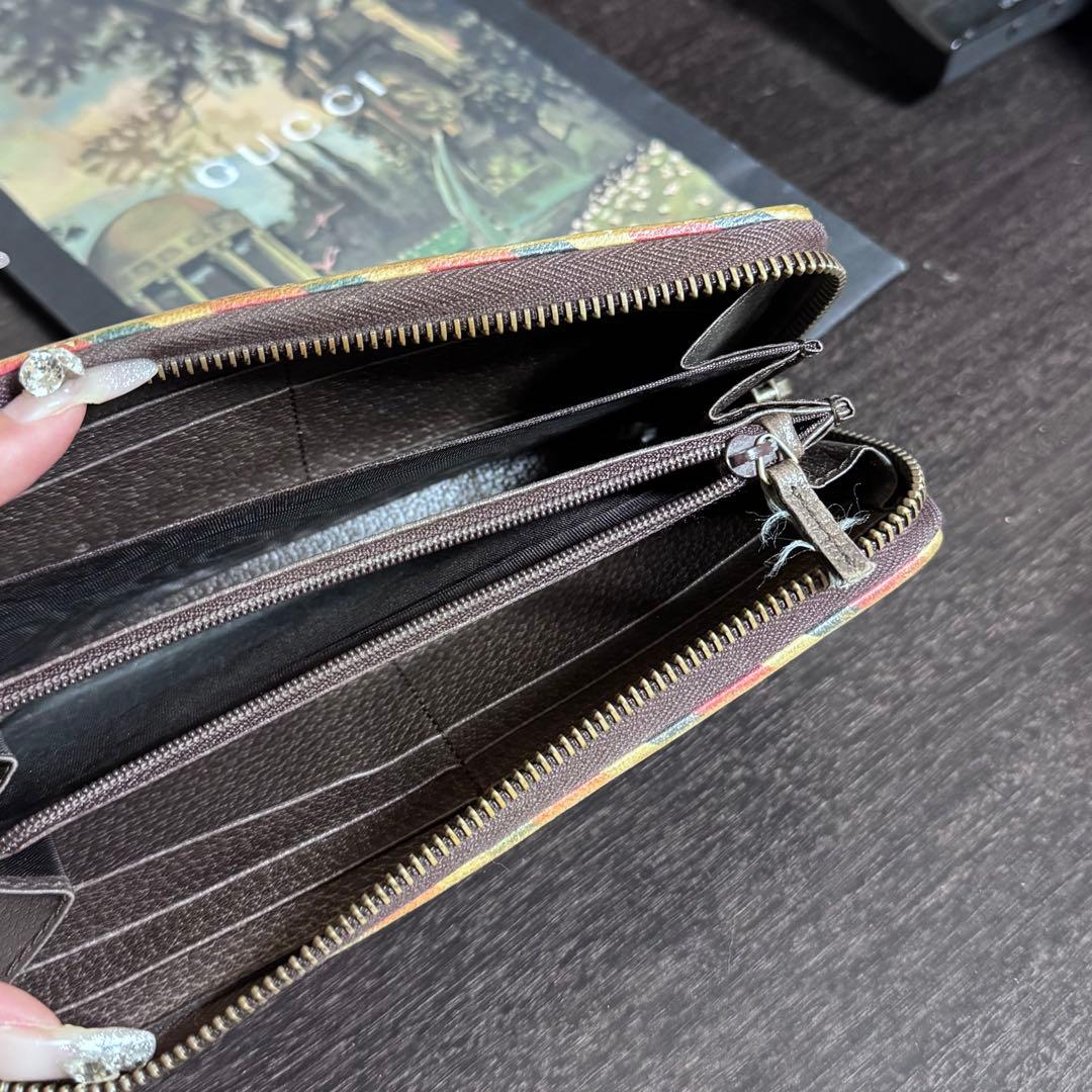 GUCCI 刺繍デザイン 長財布