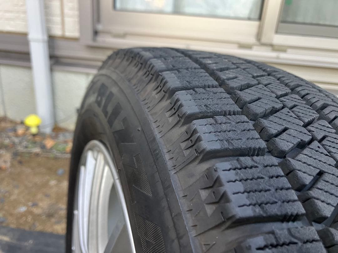 (2065) 22年製スタッドレスタイヤ社外アルミホイール付き2本②
