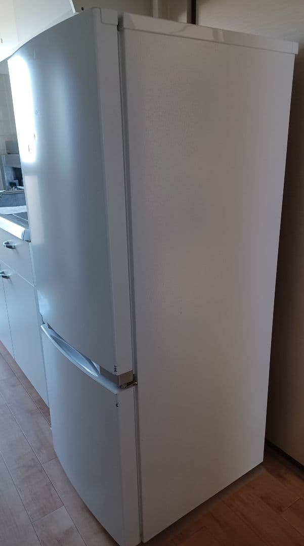 大阪府内限定 送料無料 TOSHIBA GR-R15BS 冷蔵庫 ホワイト