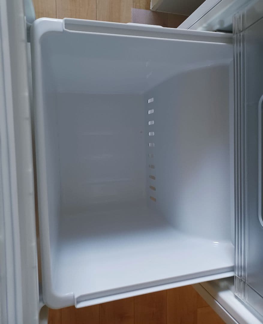 大阪府内限定 送料無料 TOSHIBA GR-R15BS 冷蔵庫 ホワイト