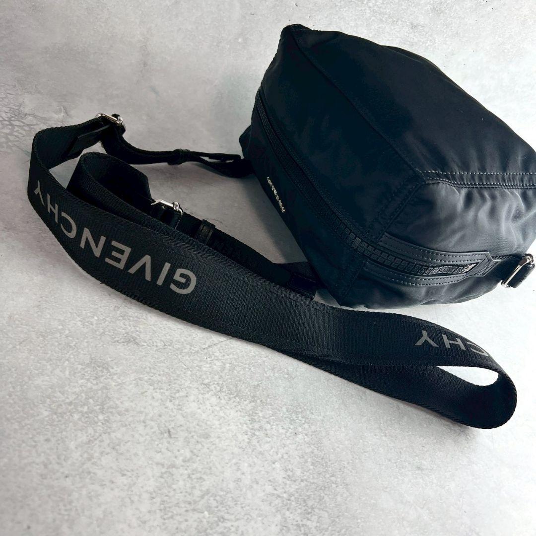 現行未使用級！GIVENCHY ジバンシー パンドラS ナイロンショルダーバッグ