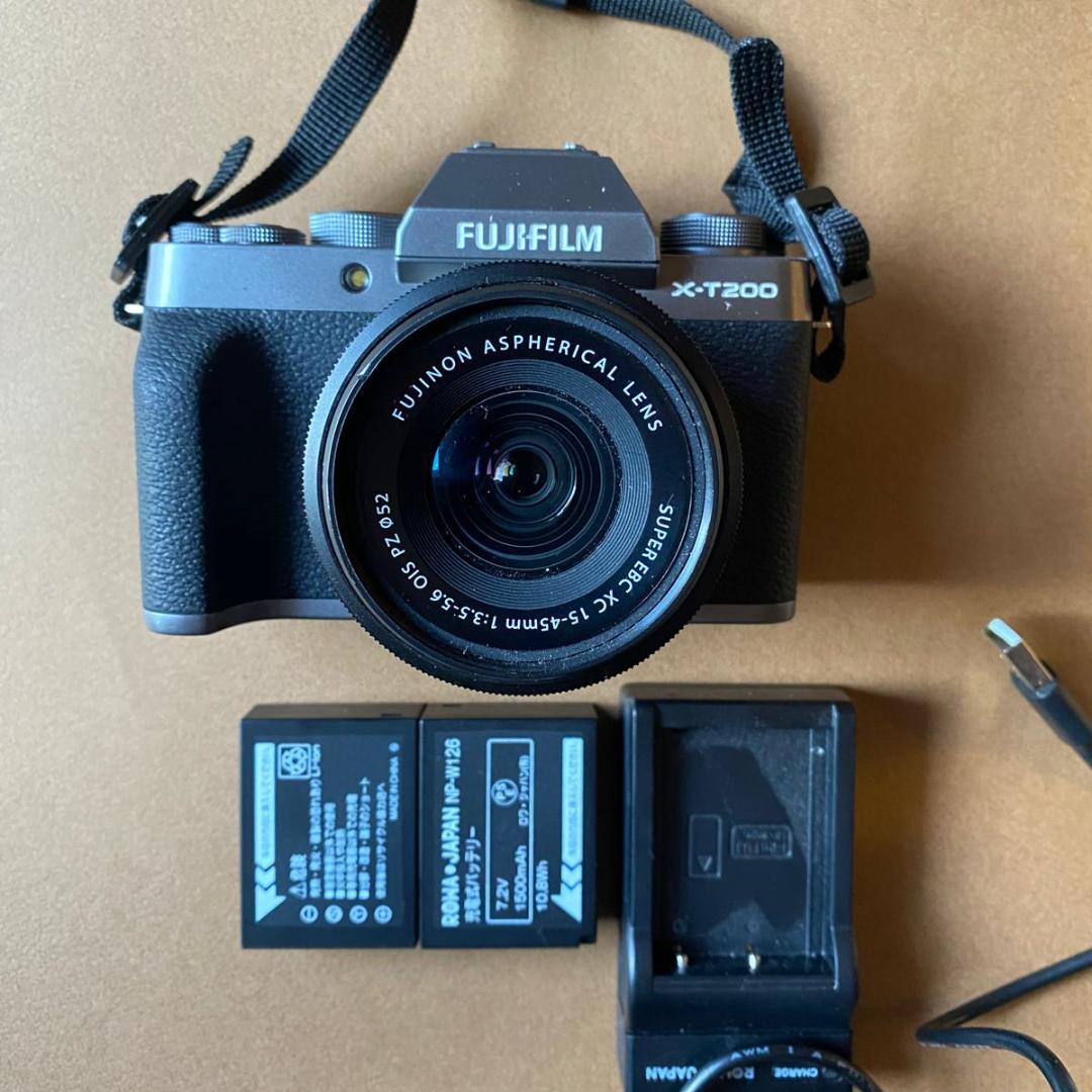 【美品】 FUJIFILM X-T200 レンズキット（XC15-45mm）
