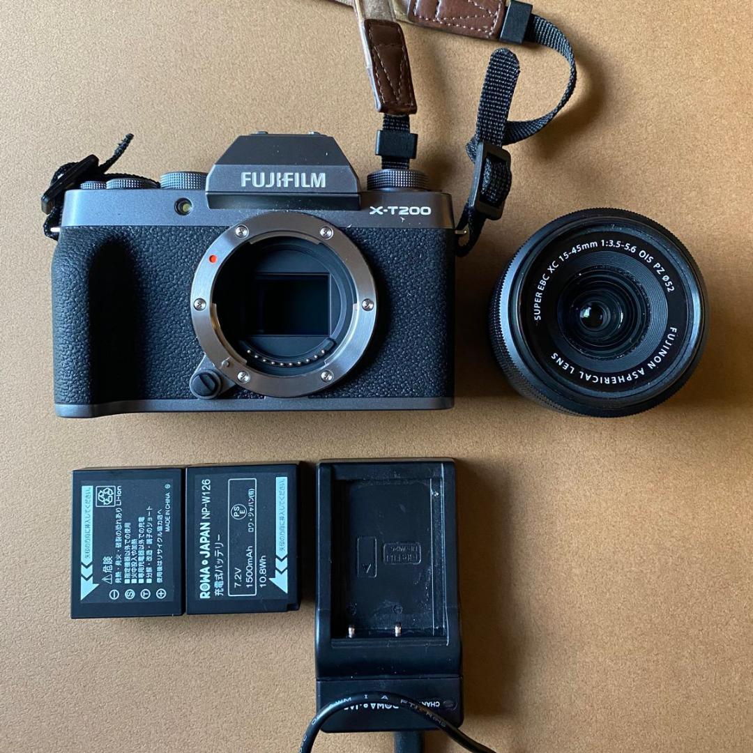 【美品】 FUJIFILM X-T200 レンズキット（XC15-45mm）