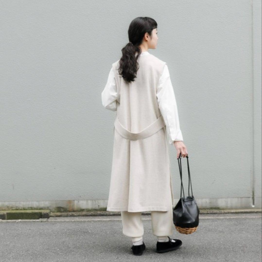 かぐれ　サイドスリットロングジレ　ベージュ　極美品　再お値下げ