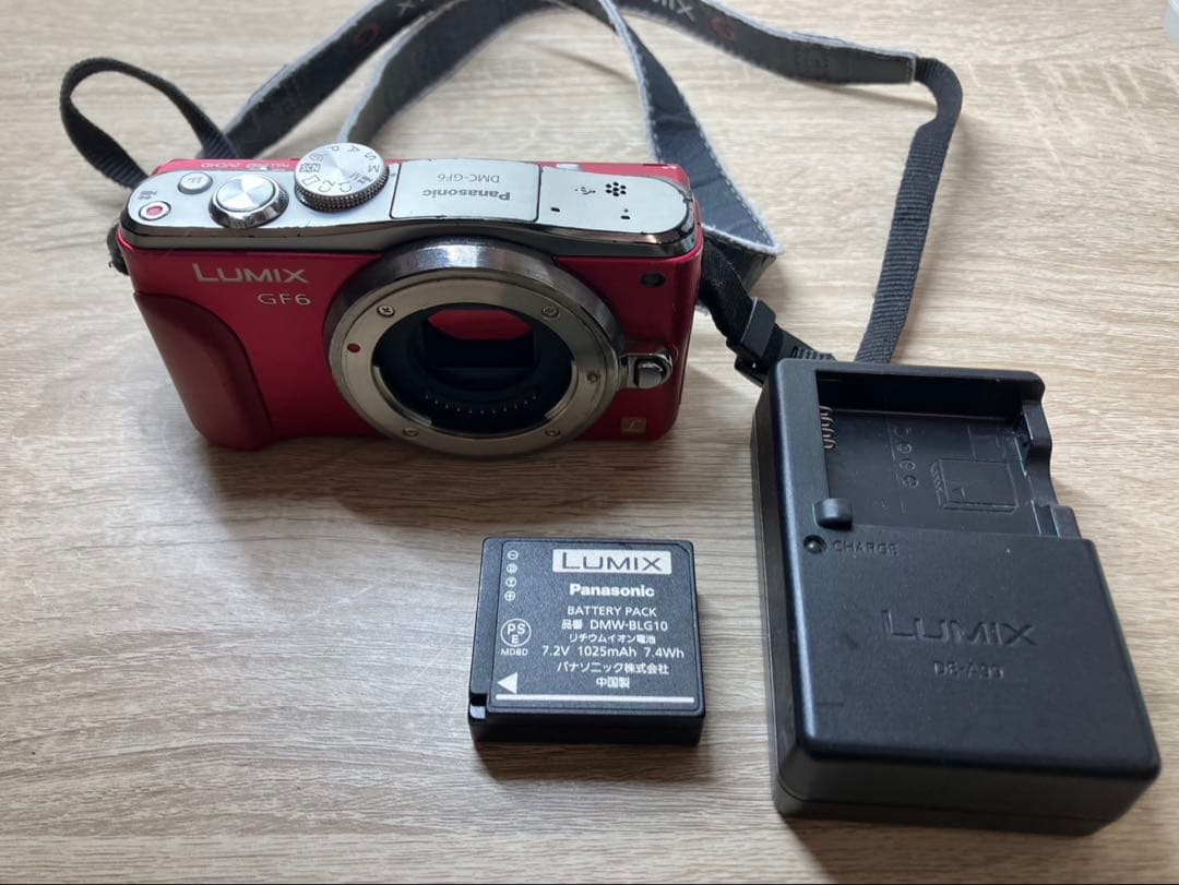 【訳あり】 LUMIX DMC-GF6 本体 レッド（予備電池・充電器付き）