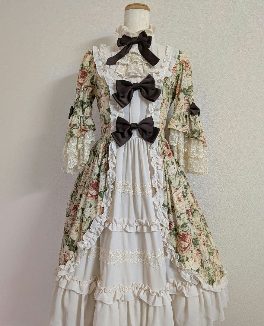 ス*ラ様 Innocent World アンティークドールドレス ファヌエル グ