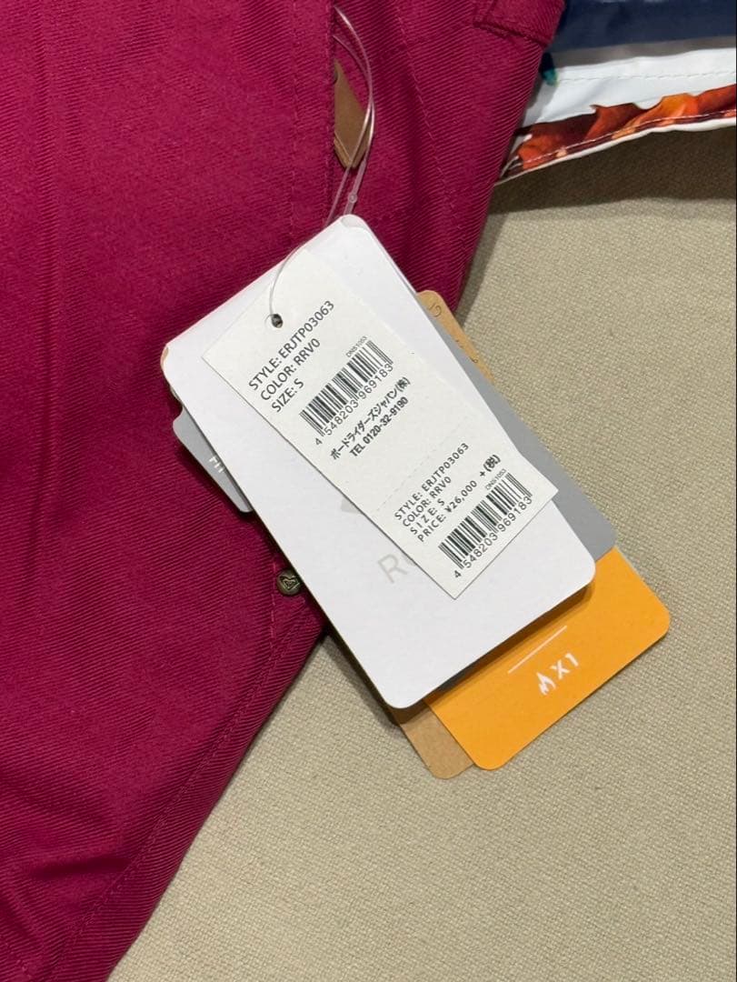 ROXY mika ninagawaコラボ　タグ付スノーボードウェア 上M 下S