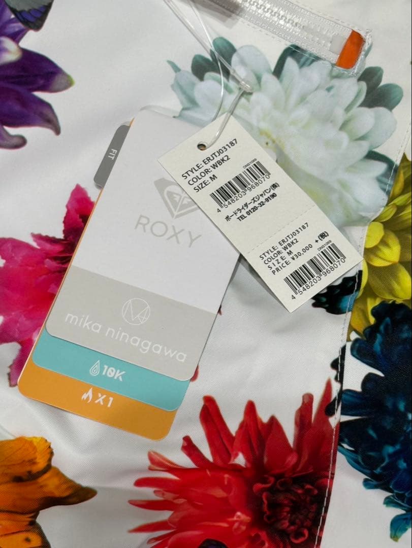 ROXY mika ninagawaコラボ　タグ付スノーボードウェア 上M 下S