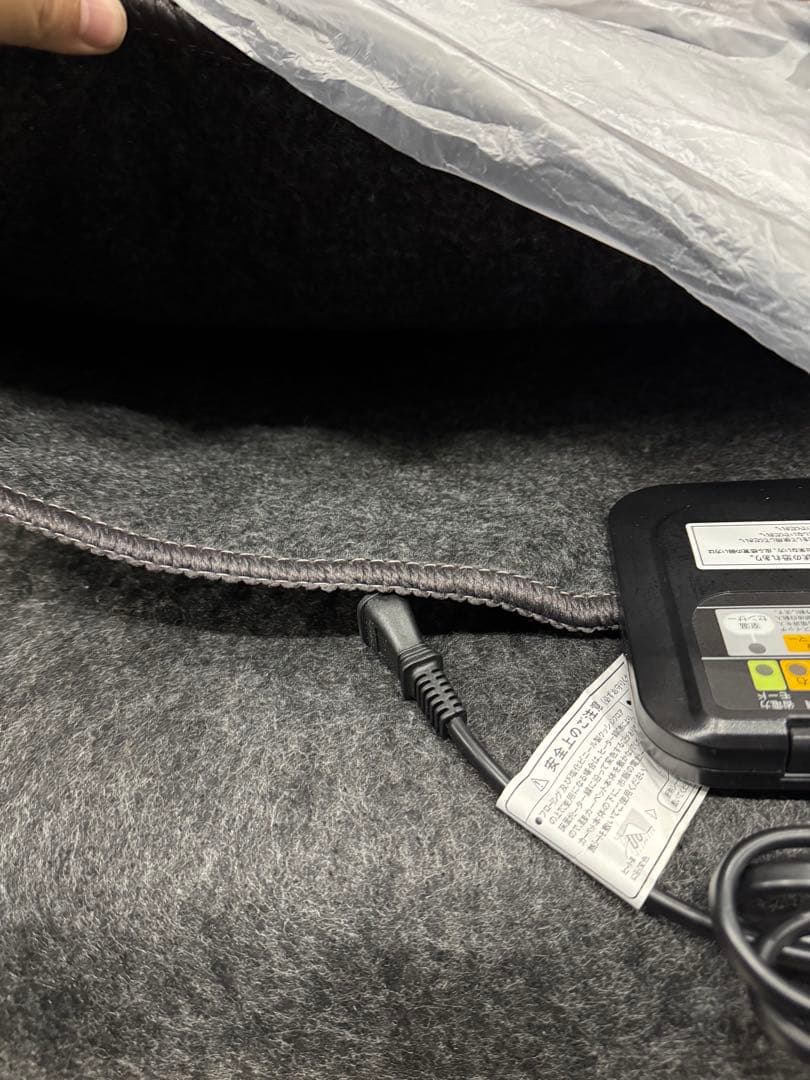 未使用品 空気をキレイにするホットカーペット３畳SUEF-S301