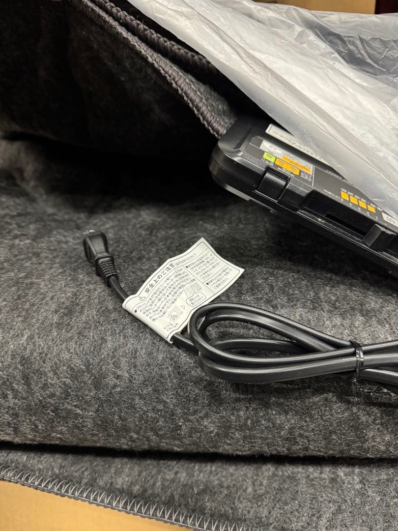 未使用品 空気をキレイにするホットカーペット３畳SUEF-S301