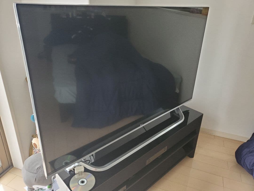 テレビ、再生dvd、スピーカー付きテレビ台、ウーファー、棒スピーカーをセットで