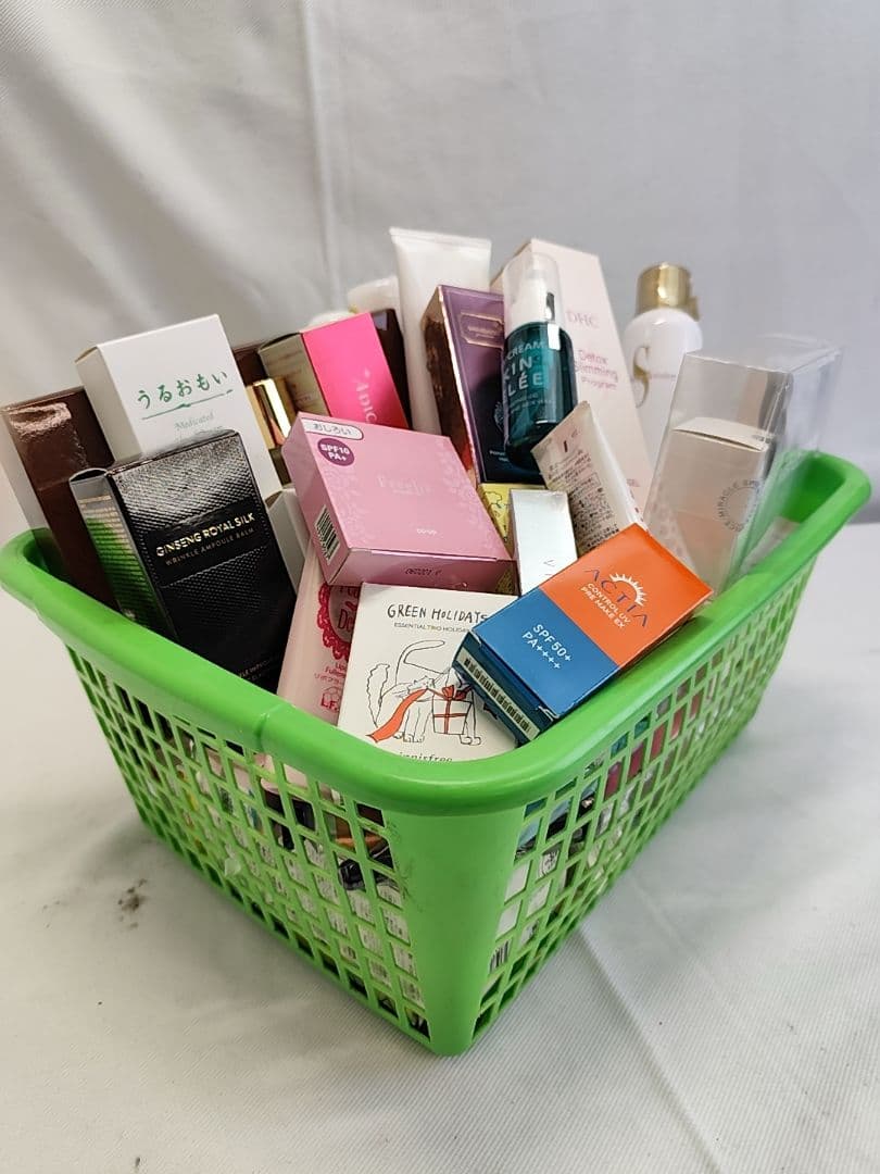 新品未使用　化粧品など大量まとめ売り（基礎化粧 スキンケアヘアケアコスメその他）