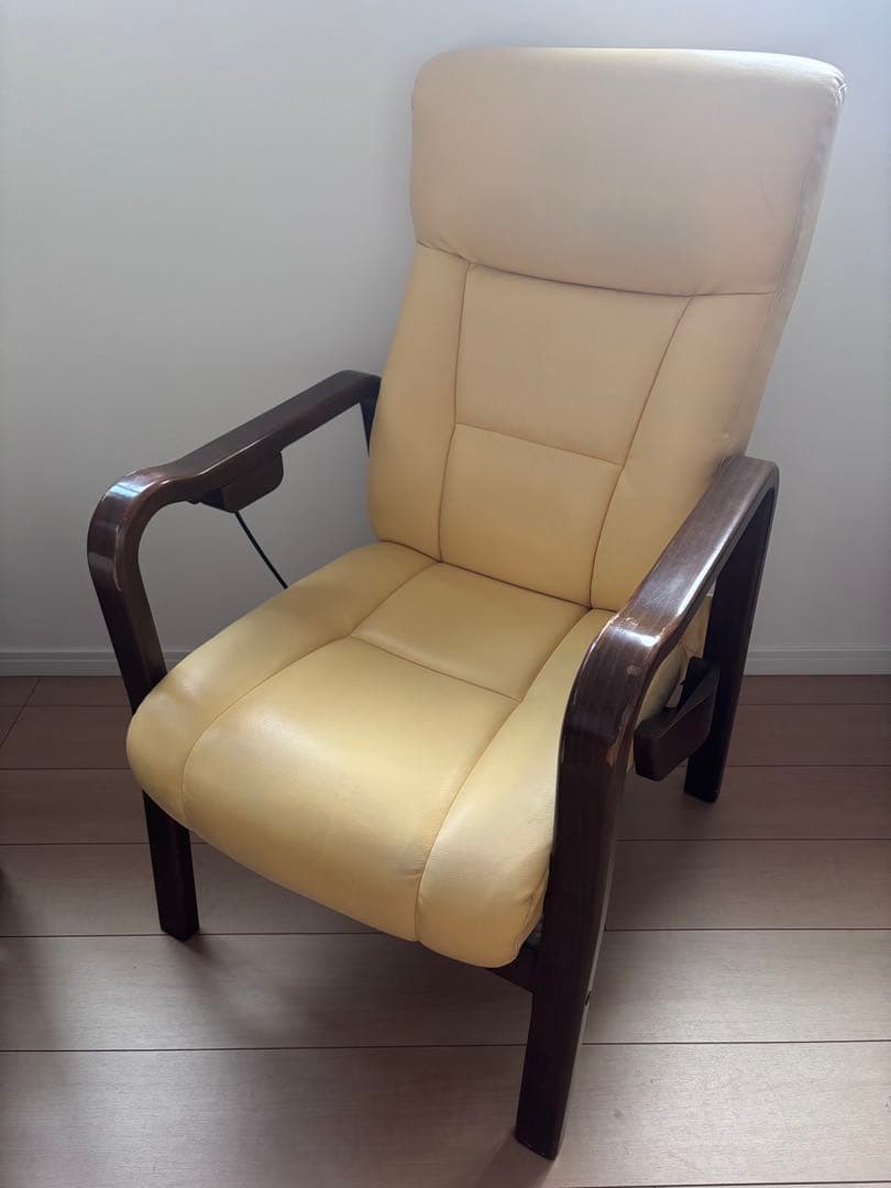 みとこんどりあ冨士ファニチア Comodo リクライニングチェア 12万