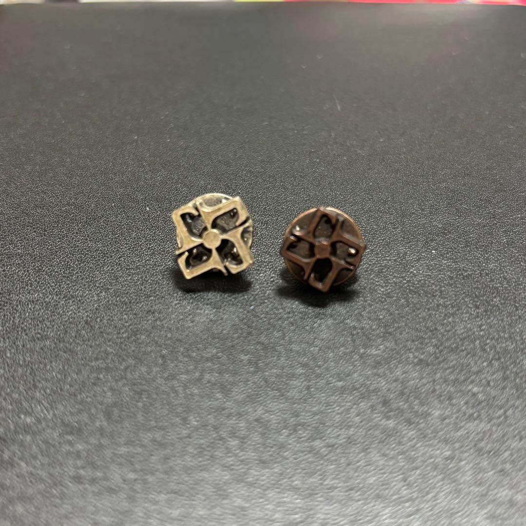 タリアトーレ　TAGLIATORE ピンバッジ　ブートニエール　2個セット