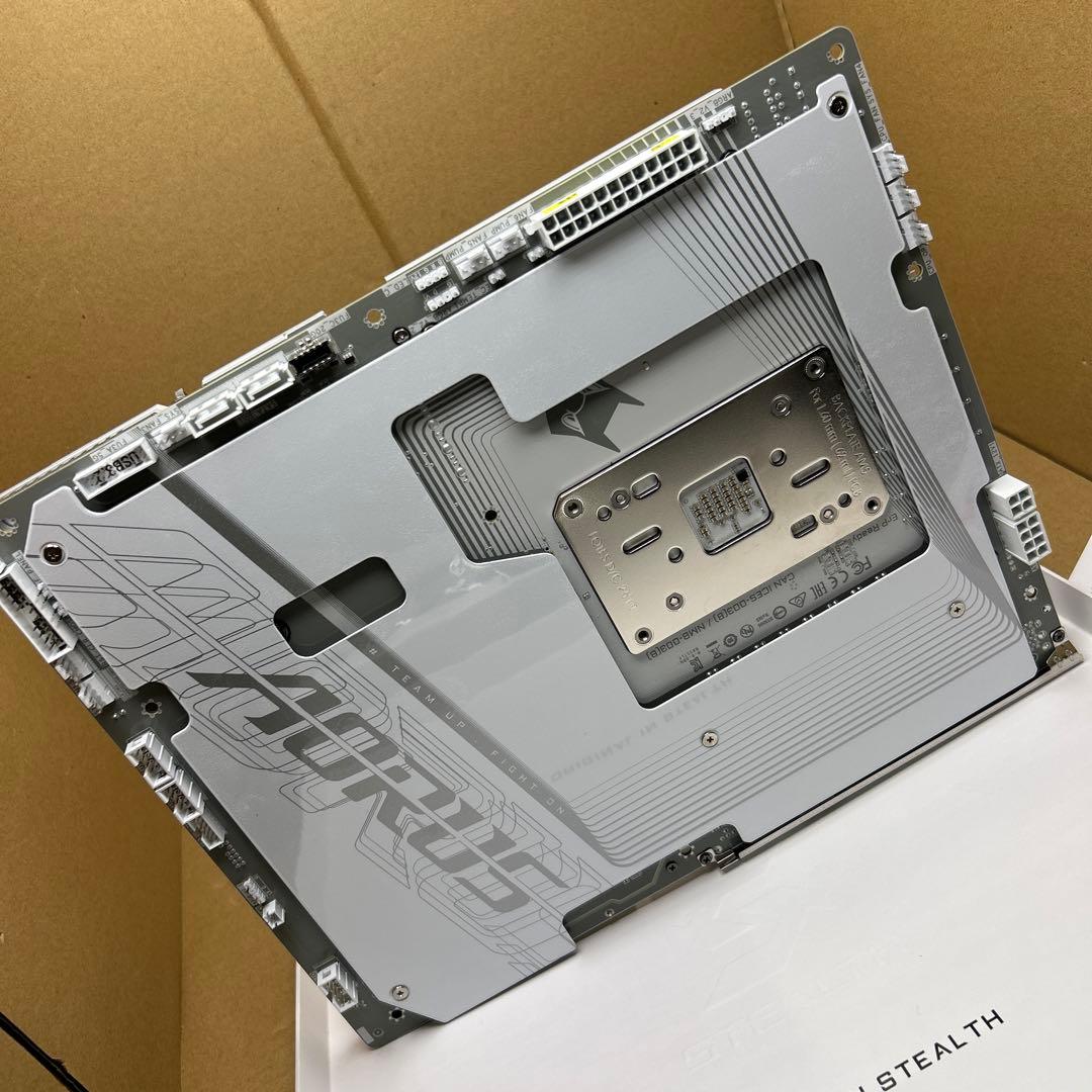 GIGABYTE B850 AORUS STEALTH ICE マザーボード