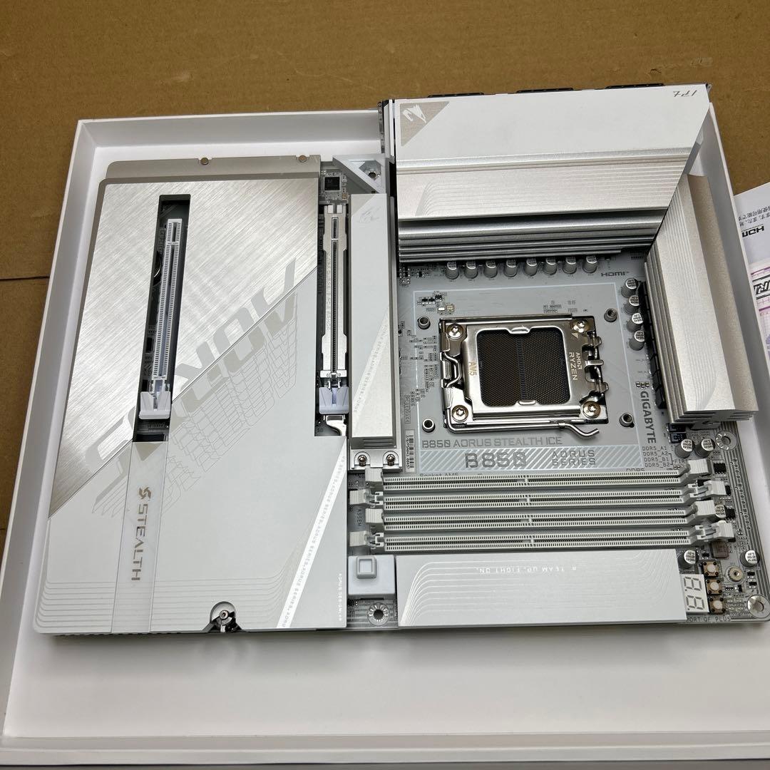 GIGABYTE B850 AORUS STEALTH ICE マザーボード