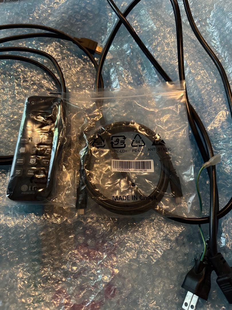 ジョンジョリーナジョリー5世　LG モニター 43UN700T-B