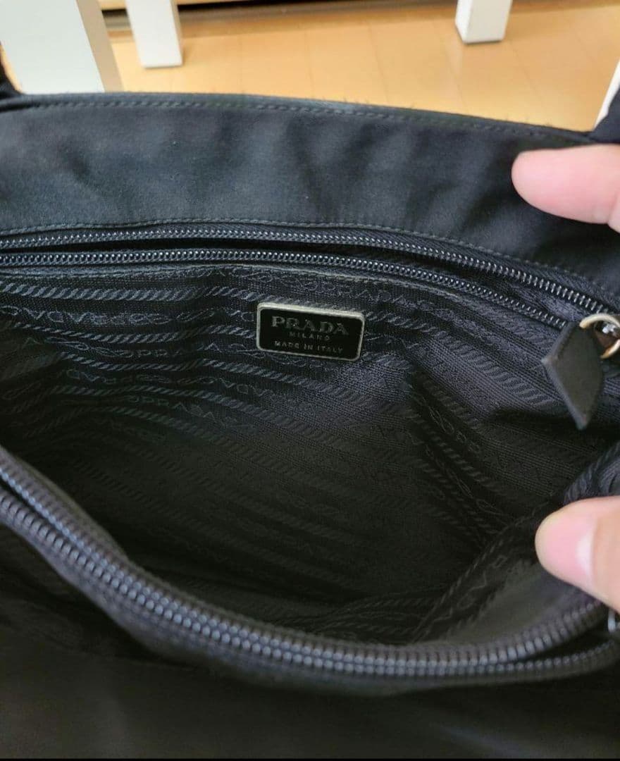 PRADAプラダ　テスート　ナイロン　ハンドバッグ　黒無地　ロゴ