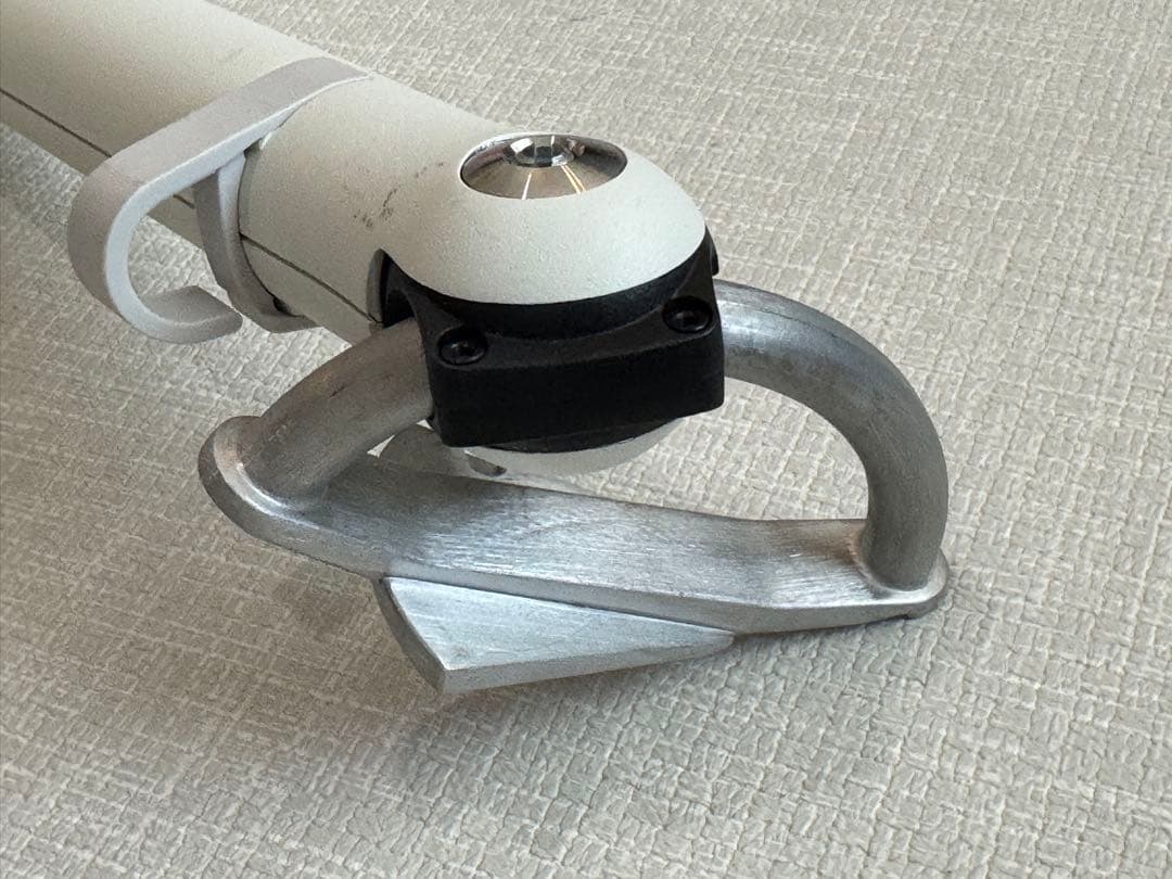 ハーマンミラー CBS モニターアーム FLO ホワイト