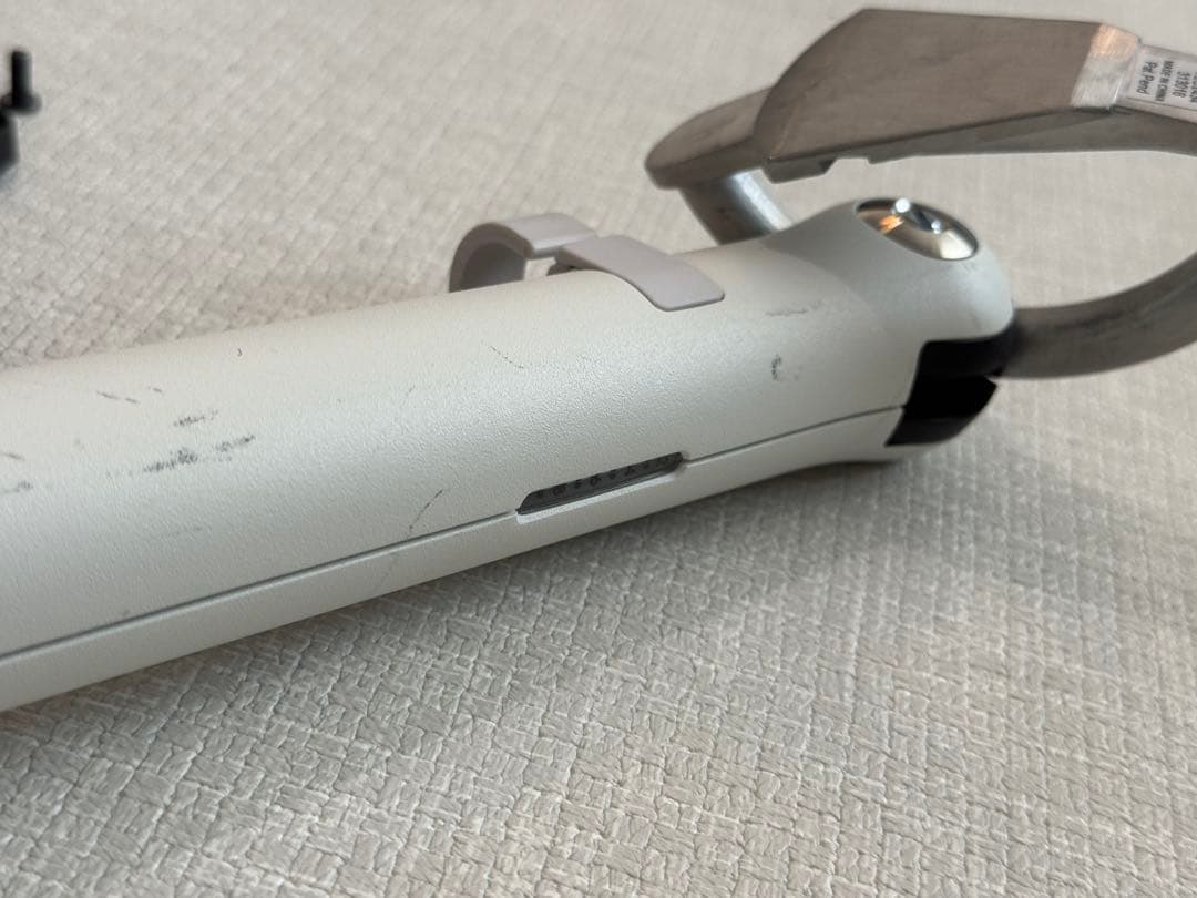 ハーマンミラー CBS モニターアーム FLO ホワイト