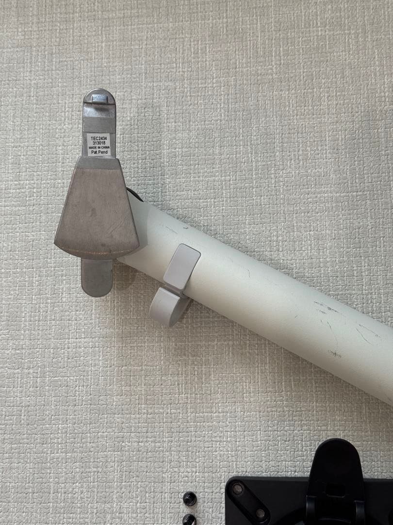 ハーマンミラー CBS モニターアーム FLO ホワイト