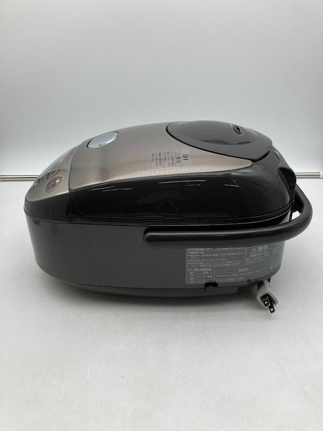 【美品】象印 炊飯器　5.5合炊き　 NW-VT10 ブラック