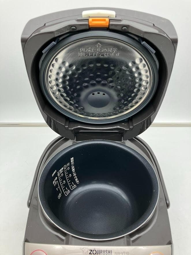 【美品】象印 炊飯器　5.5合炊き　 NW-VT10 ブラック