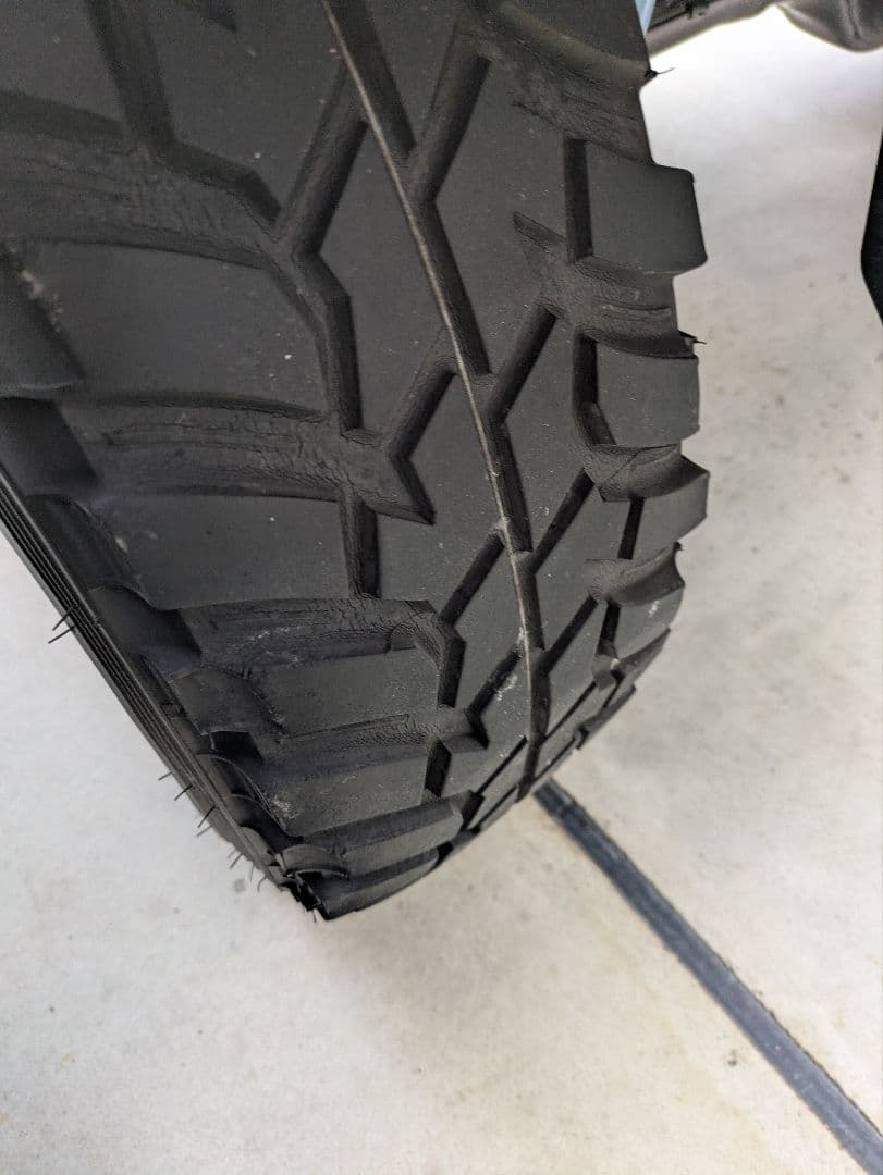 ジムニーJA22純正ホイール・ダンロップ　グラントレックMT2です。