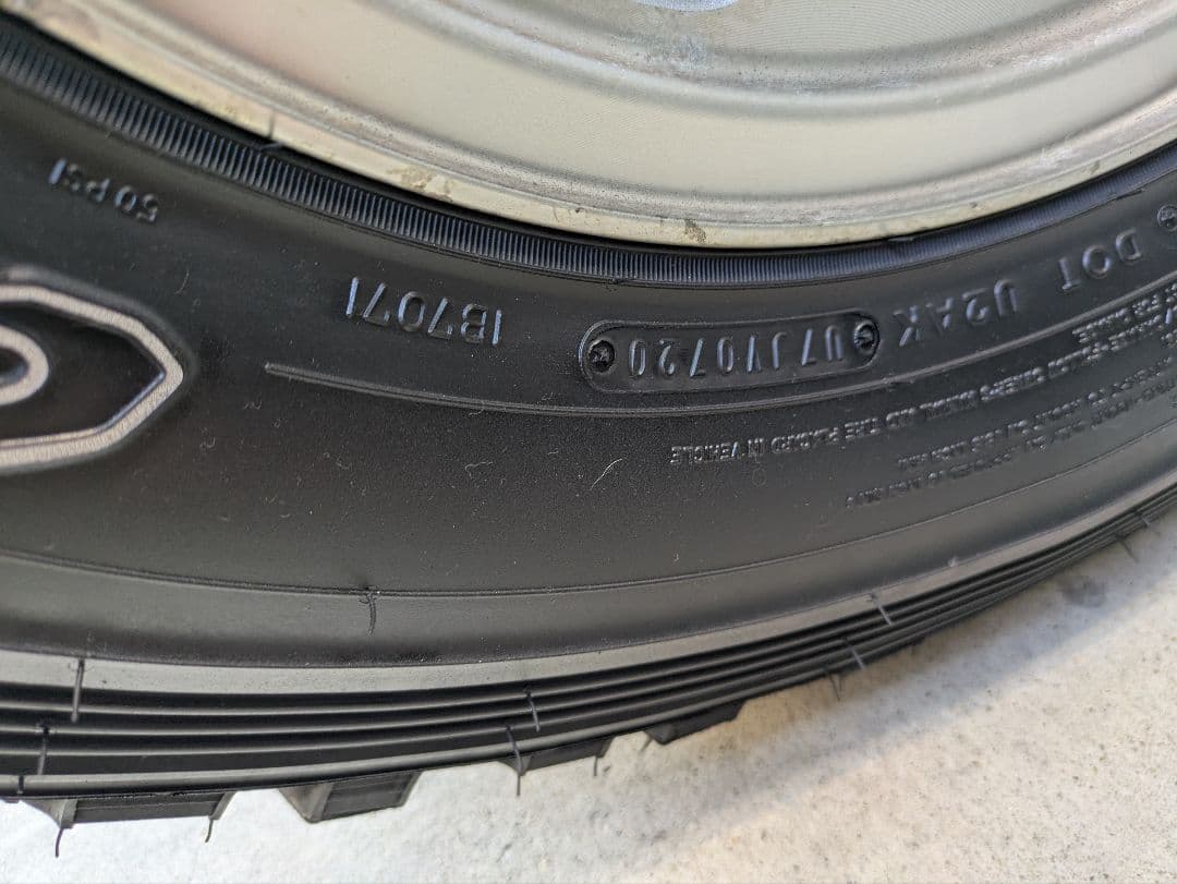 ジムニーJA22純正ホイール・ダンロップ　グラントレックMT2です。