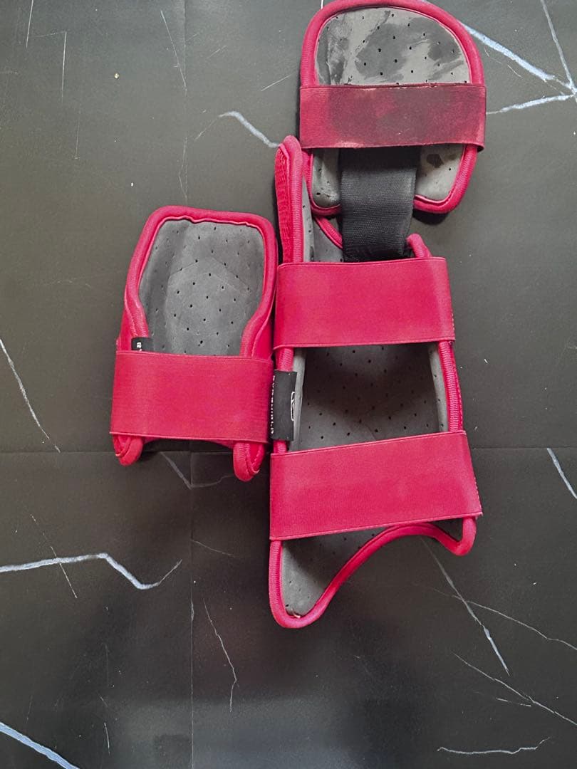 赤 フットガード 大人用 メッシュ