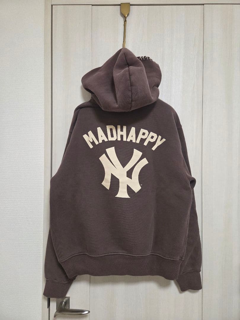 ⭕新品、未使用⭕マッドハッピー☆ヤンキースコラボ☆フーディー☆XS