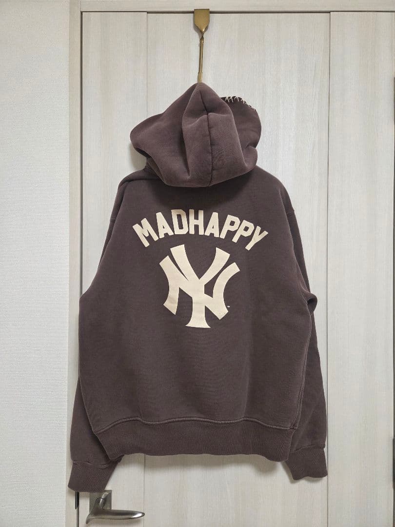 ⭕新品、未使用⭕マッドハッピー☆ヤンキースコラボ☆フーディー☆XS