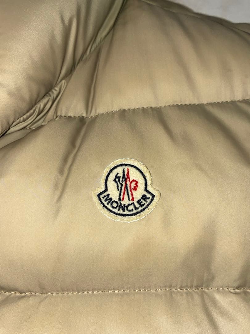 MONCLER ベージュ ダウンベスト