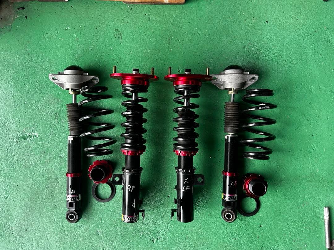 カローラスポーツ　zwe211h 車高調　ラルグス