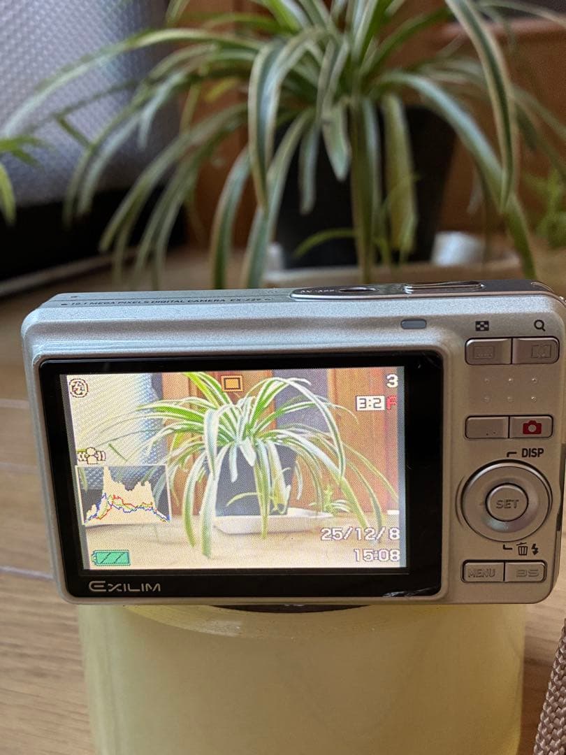 【週末値下げ】コンパクトカメラ カシオXEILUM