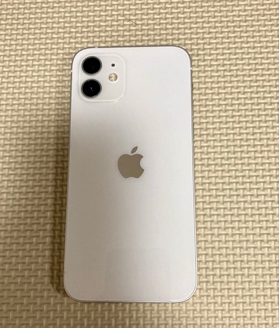 アップル iPhone12 64GB ホワイト　SIMフリー