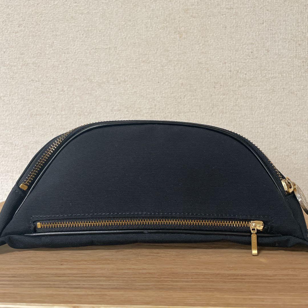 美品　希少　MOSCHINO モスキーノ　ボディバッグ 黒　ゴールド　ビッグロゴ